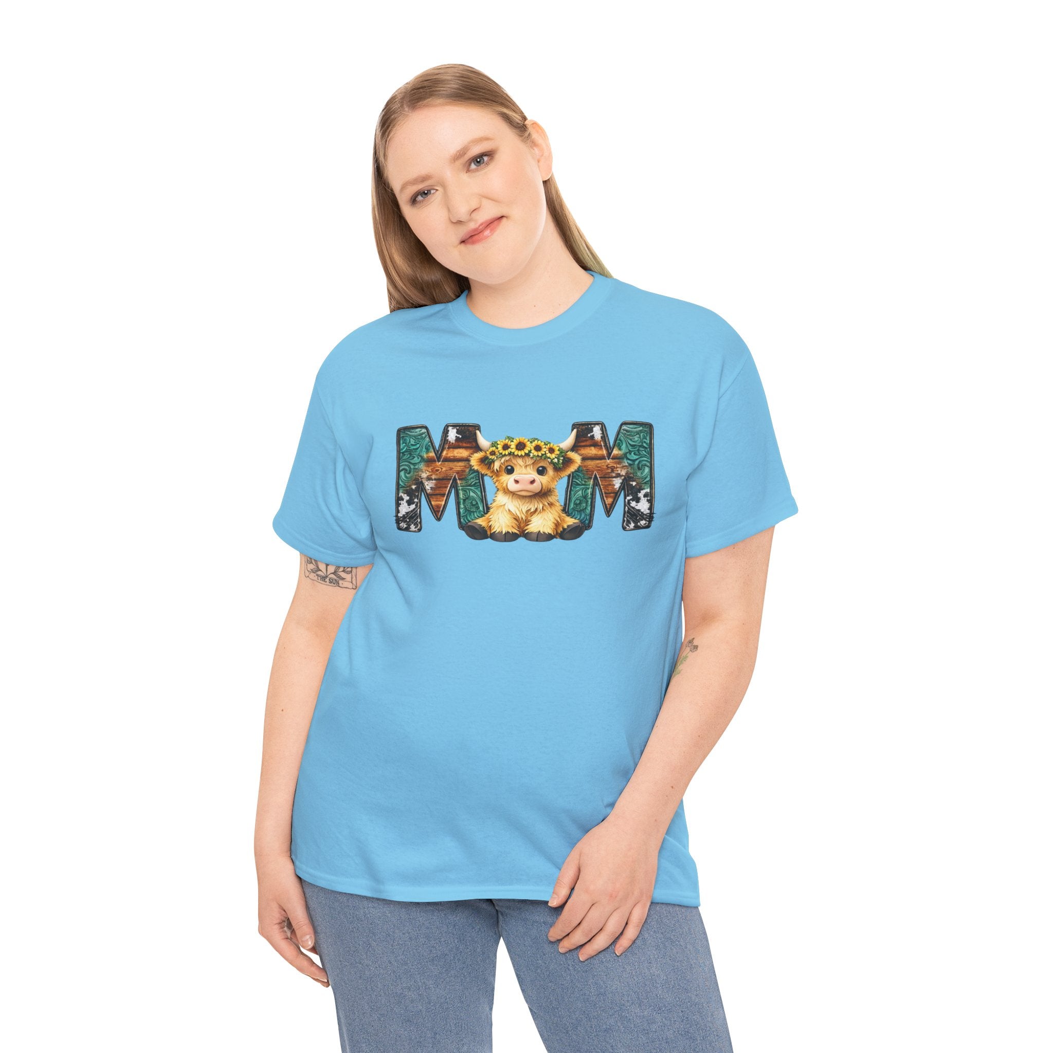 Western Highland Cow Mama Tee — Cute Leopard Print 'MOM' Graphic Shirt
