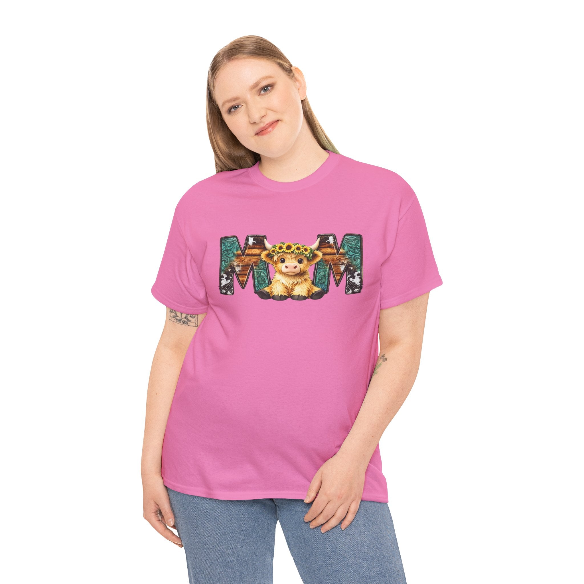 Western Highland Cow Mama Tee — Cute Leopard Print 'MOM' Graphic Shirt