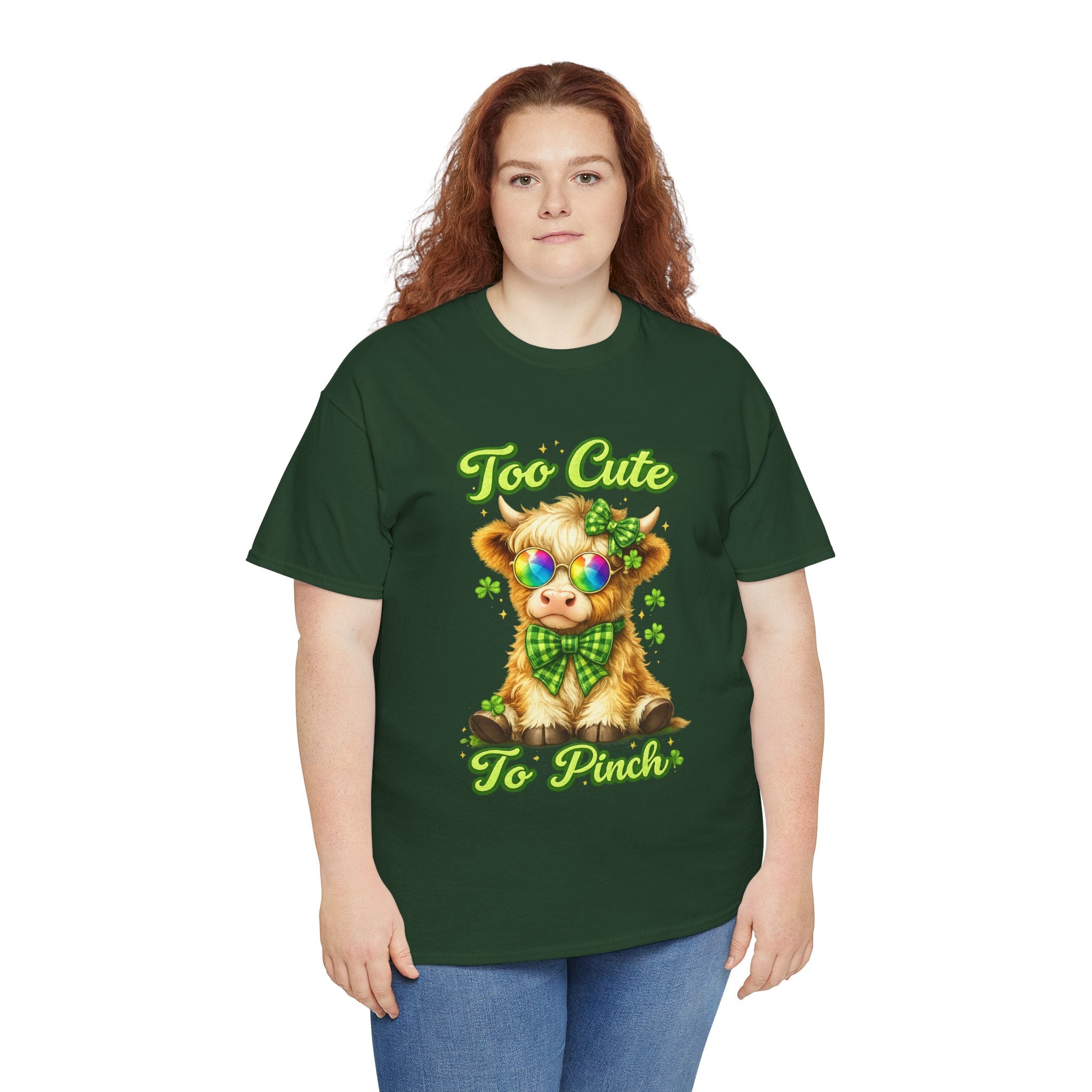 St Patrick’s Day Highland Cow Shirt – Too Cute to Pinch – Funny Cute Shamrock Graphic Tee